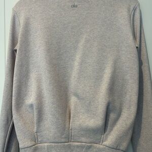 ALO Yoga Women's Light Pink Turtleneck Sweater